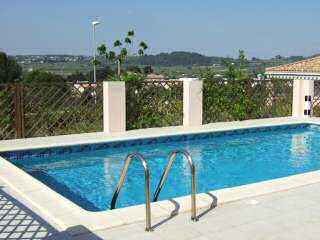 3-bedroomed villa with pool, Pezenas